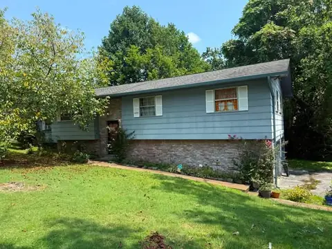 Repaired seamless gutter and fascia on a Chattanooga home
